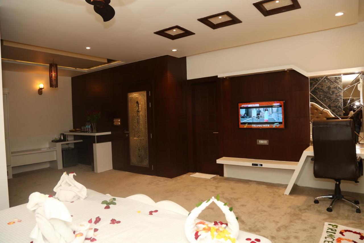 Hotel Prince Viraj Jabalpur Eksteriør billede